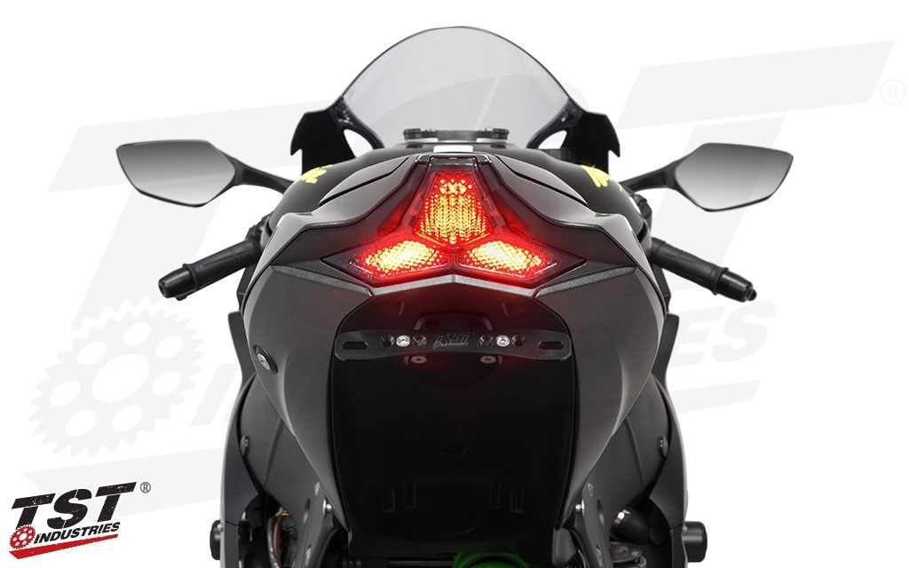 TST Industries ZX-6R (19-)ウィンカー内蔵LEDテールライト｜AxxL